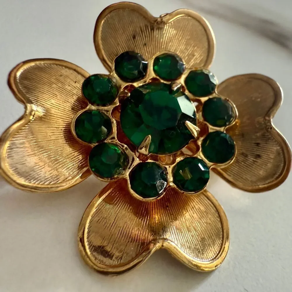Vintage Gold-Tone Flower Brooch with Emerald Green Rhinestones